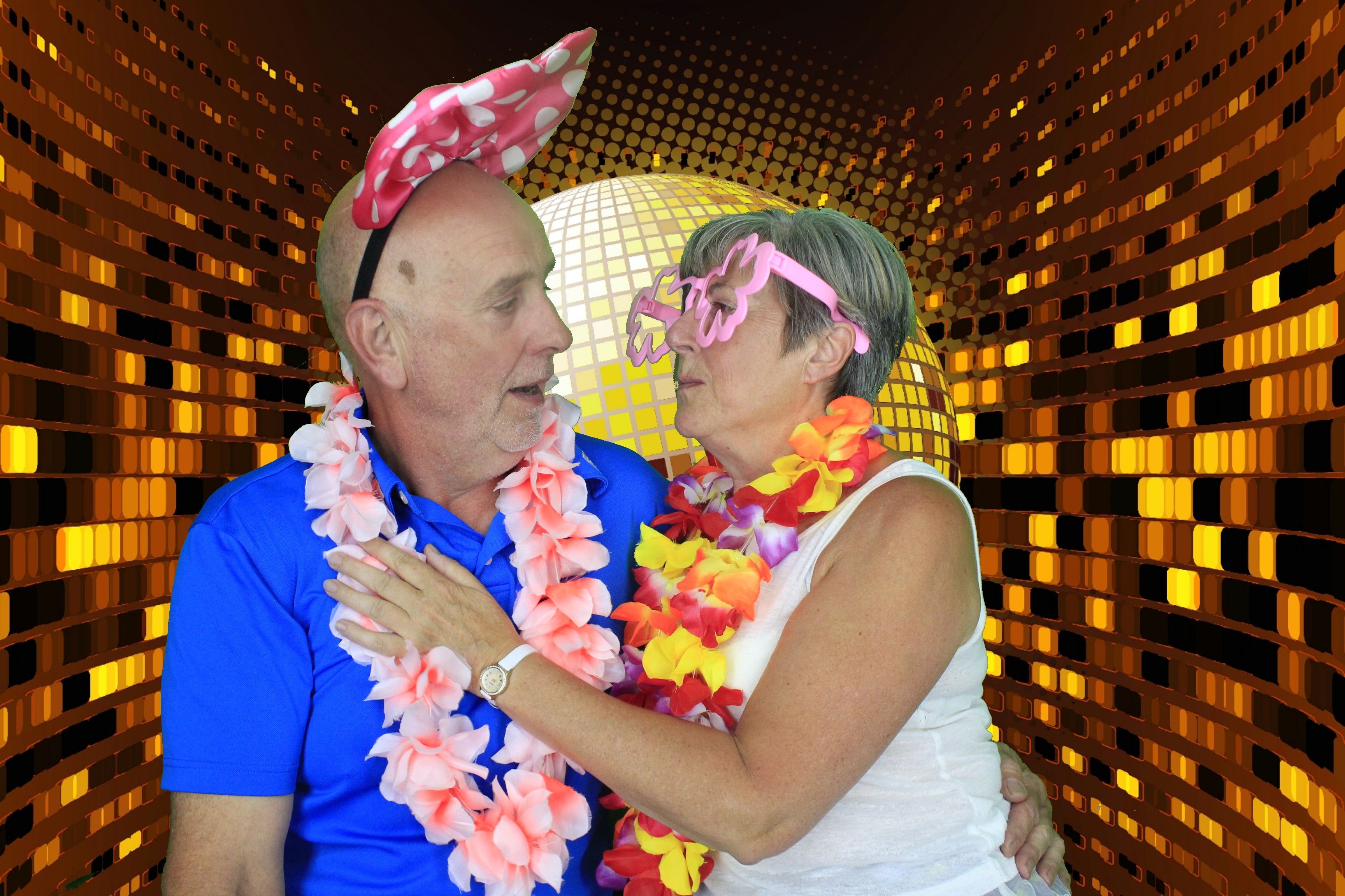 Lin's 60th Birthday | View more photos from the event at gallery.myphotoboothexperience.co.uk/u/MyPhotoBoothExperienceLtd/Lins-60th-Birthday
